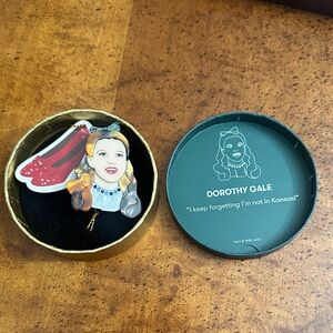Erstwilder Dorothy Gale Brooch